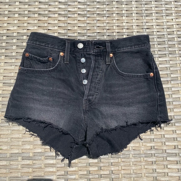 Levi’s Black Micro Shorts - Picture 4 of 5